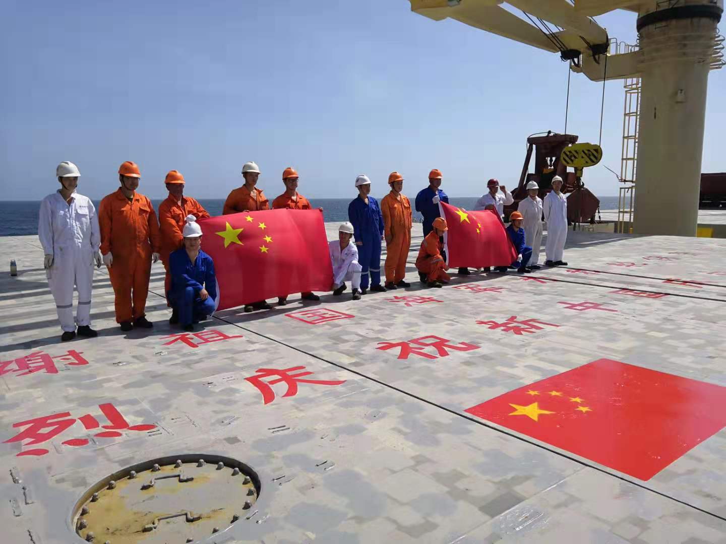 中華門輪，祖國(guó)海軍為你護(hù)航！